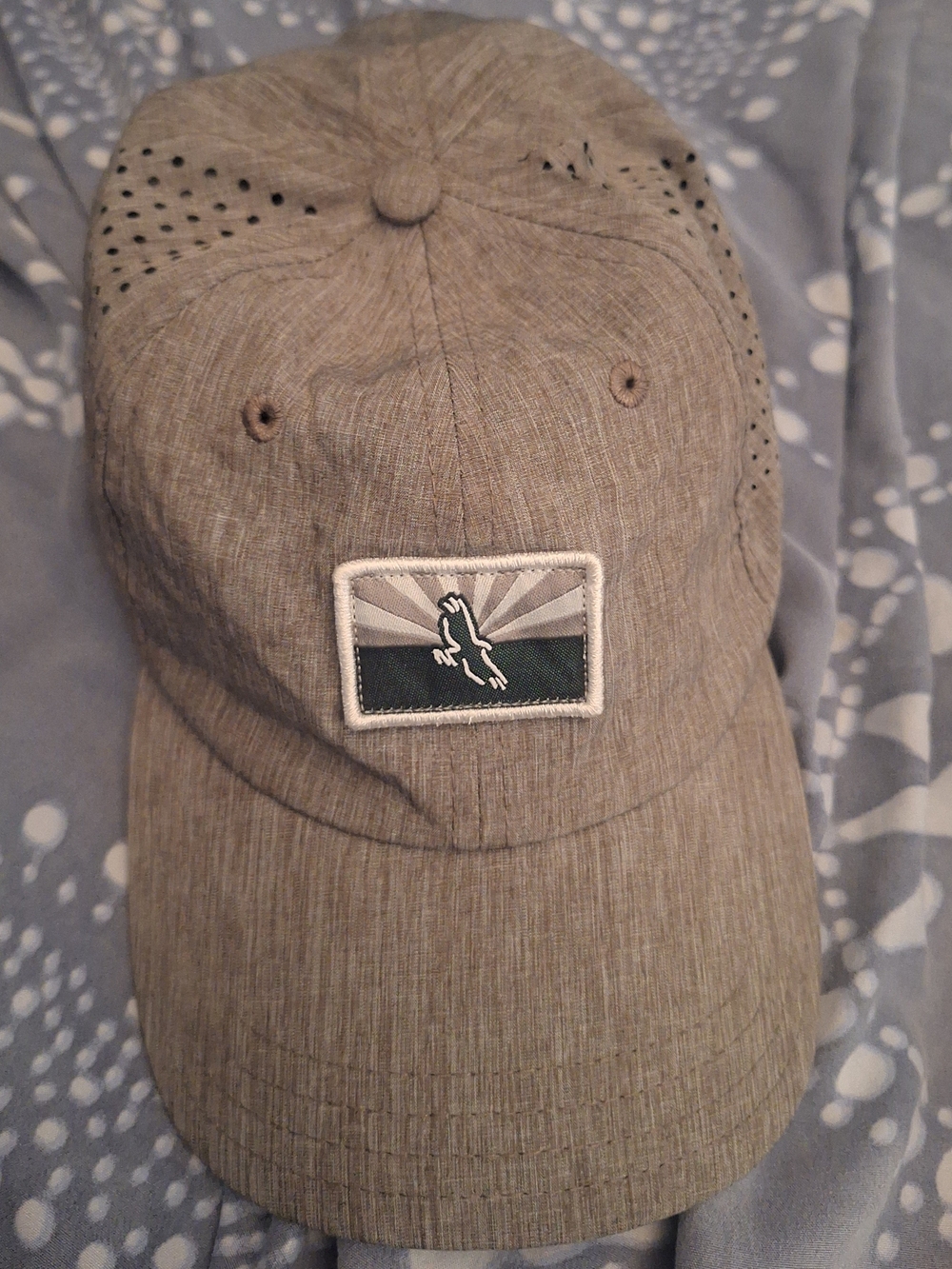 Light Brown Men's Performance Baseball Cap with Embroidered Patch